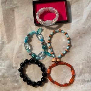 ASSORTED Stretch bracelets. 5 different ones.
